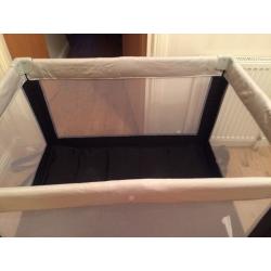 Travel cot/ playpen