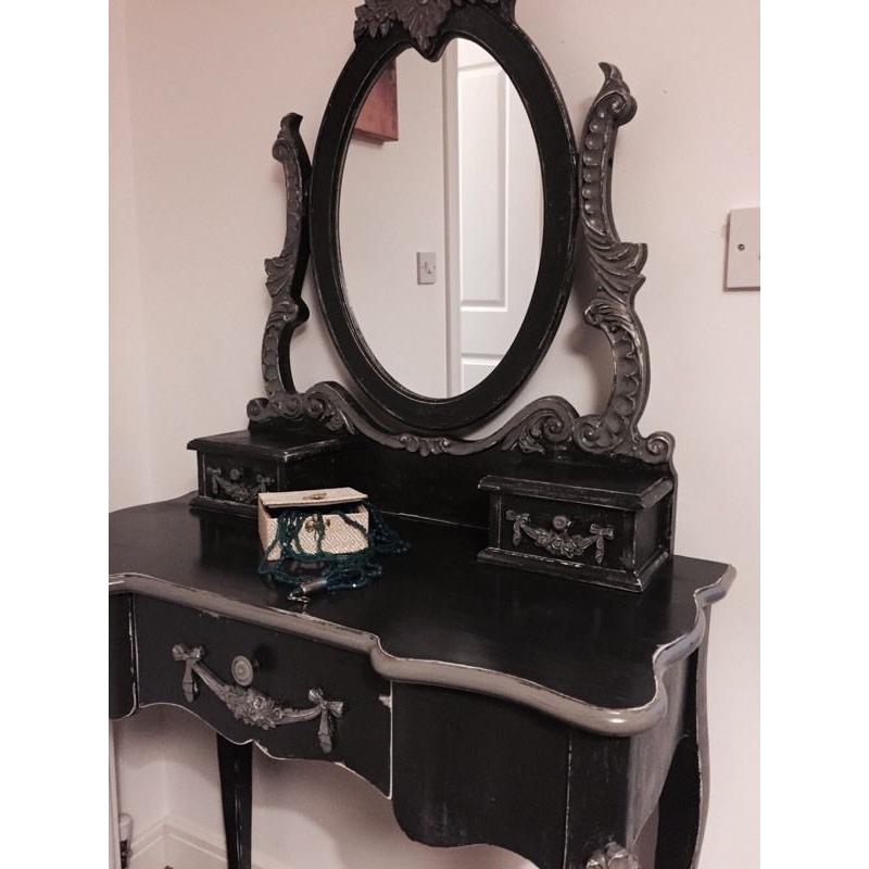 A beautiful unique French style dressing table set in chalk graphite colour