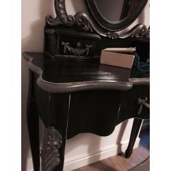 A beautiful unique French style dressing table set in chalk graphite colour
