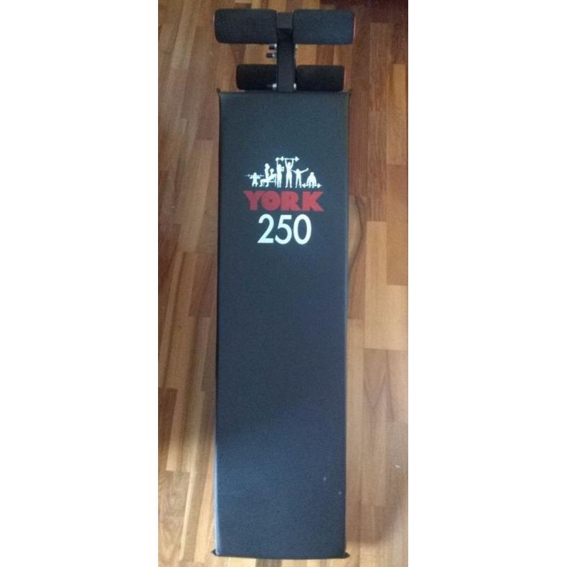 YORK 250 SIT UP BENCH GREAT CONDITION