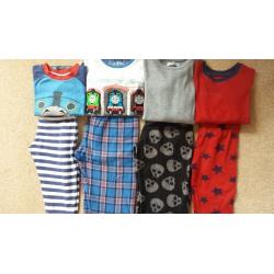 Dressing Gown & Bundle of Boy's Pyjamas 18 - 24 Months
