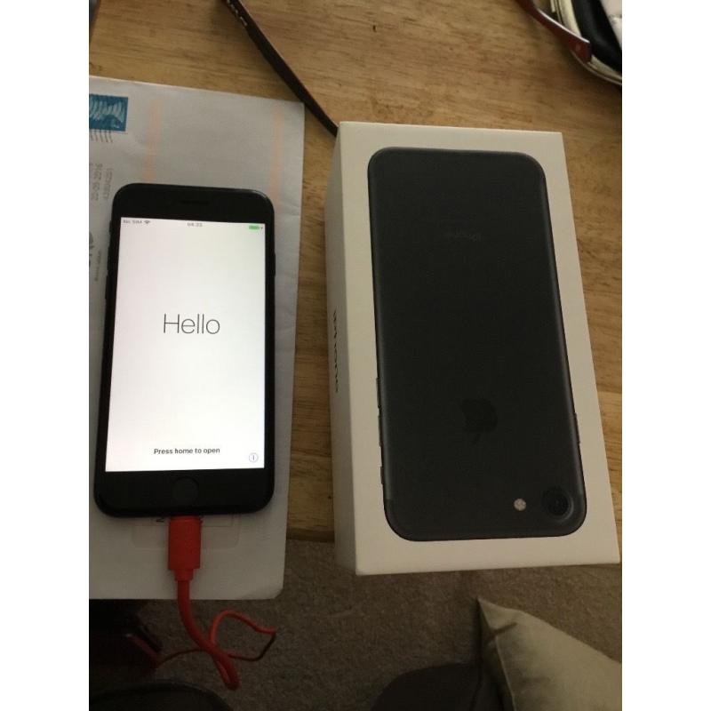 iPhone 7. Top of the range 256gb in black. Only used for 1 day. Locked to o2.