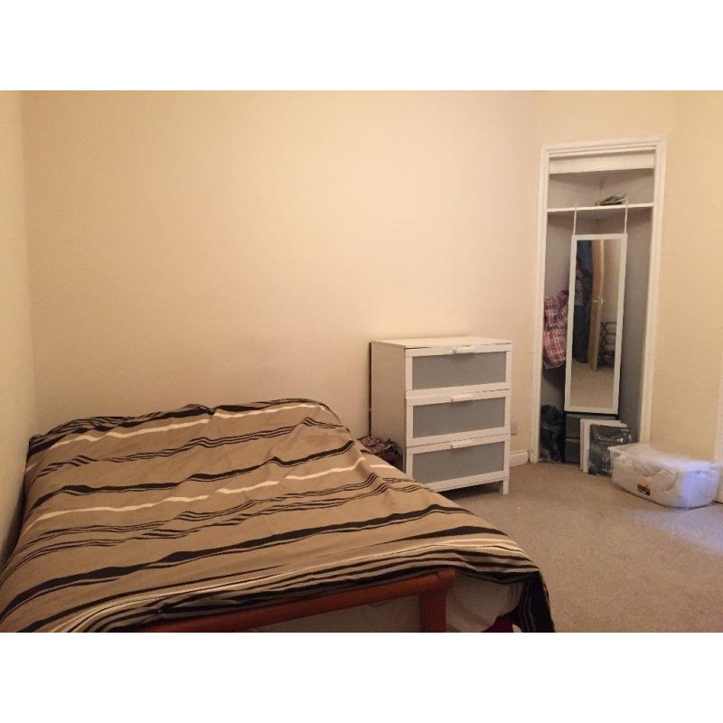 Cosy Room in Fun Friendly Flat