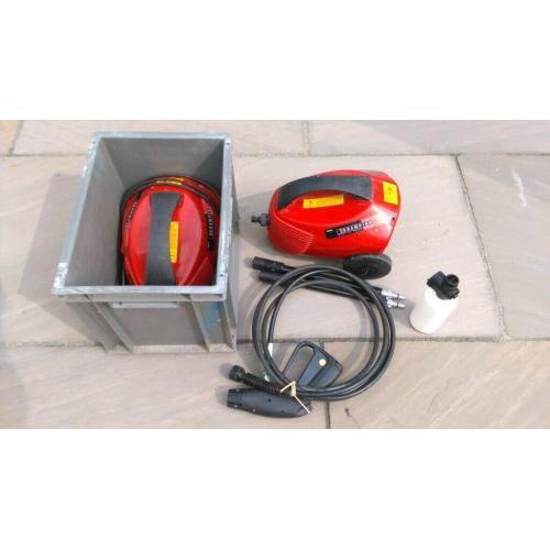 CHAMPION Pressure Washer 1500 w, 100 bar, 2 x pumps and 1 x gun.