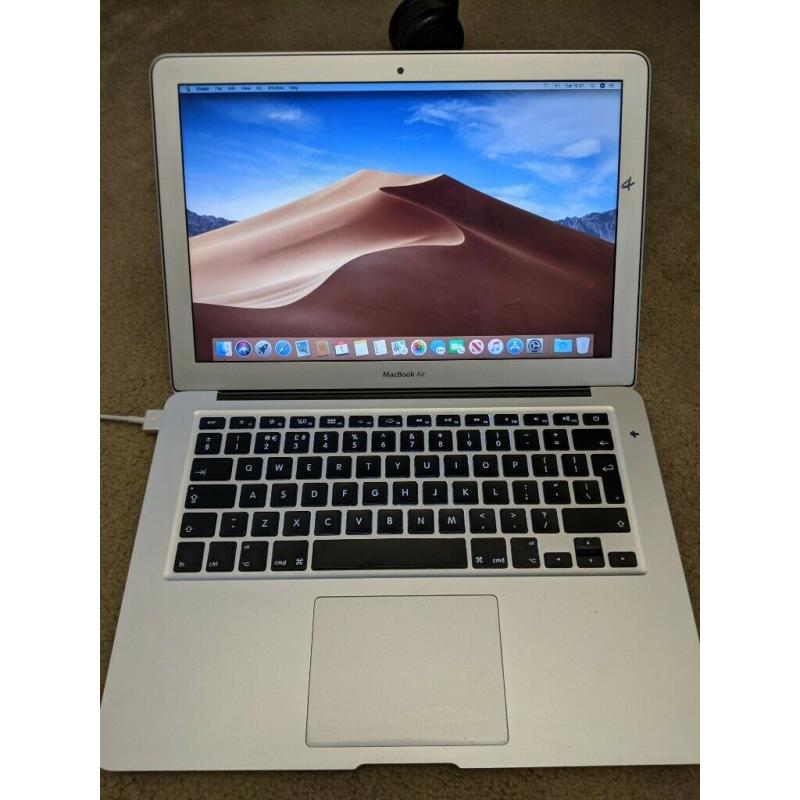Apple Macbook Air 13.3in working fine 4gb ram, 120gb ssd 2014