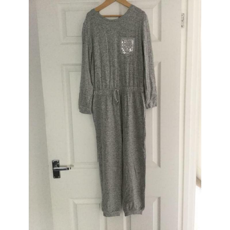 Girls lounge suit