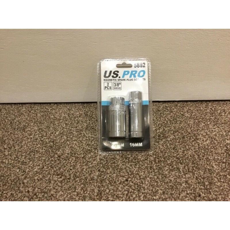 Brand new 2 pce spark plug sockets