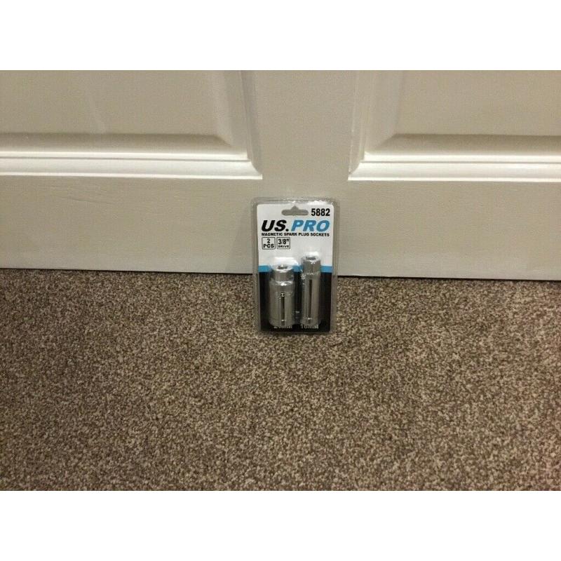 Brand new 2 pce spark plug sockets