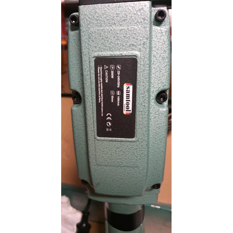 Jack hammer electric 2000w with bits and carry case NEW