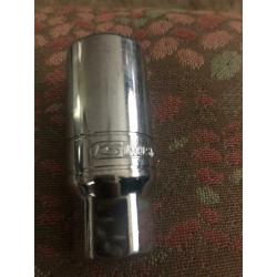 Spark plug socket