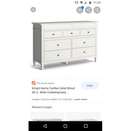 Bedroom furniture set