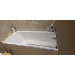 Bathroom suite and towell radiator.