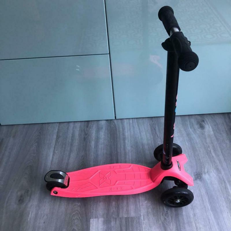 Maxi Micro Classic Scooter