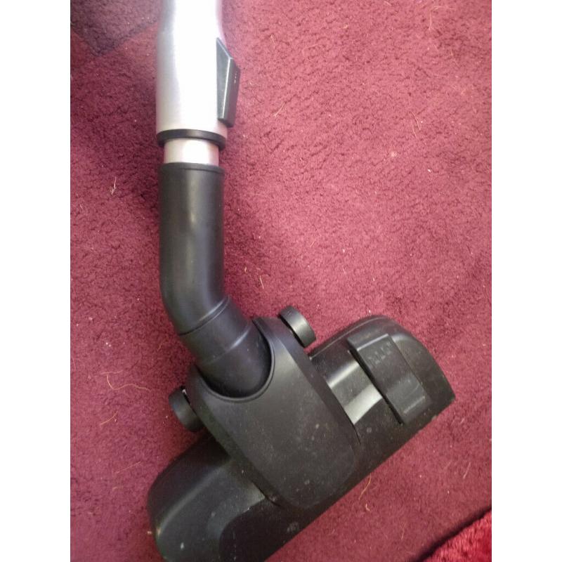 Beldray hand held mains red hoover