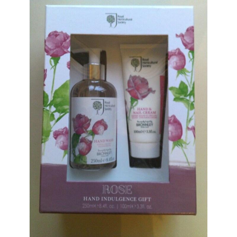Brand new RHS Rose gift set
