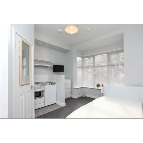 Birmingham - Fully Tenanted and Income Producing 6 Bed Terraced House - Click for more info