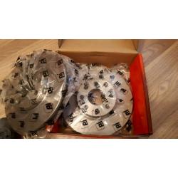 Corsa c Sri 2001/2006 brake discs and pads for sale. Corsa c. Astra g - ?35.
