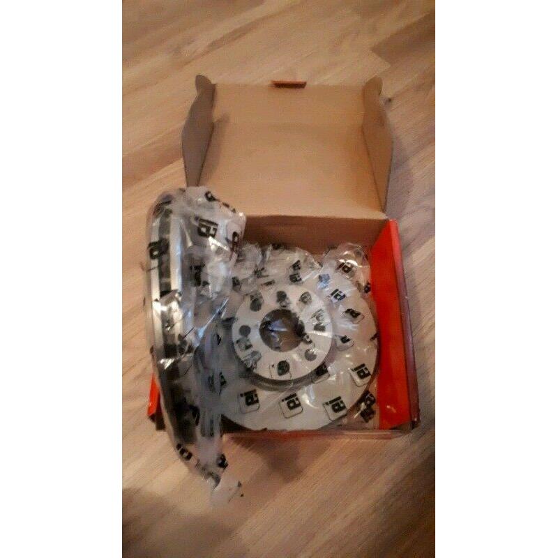 Corsa c Sri 2001/2006 brake discs and pads for sale. Corsa c. Astra g - ?35.
