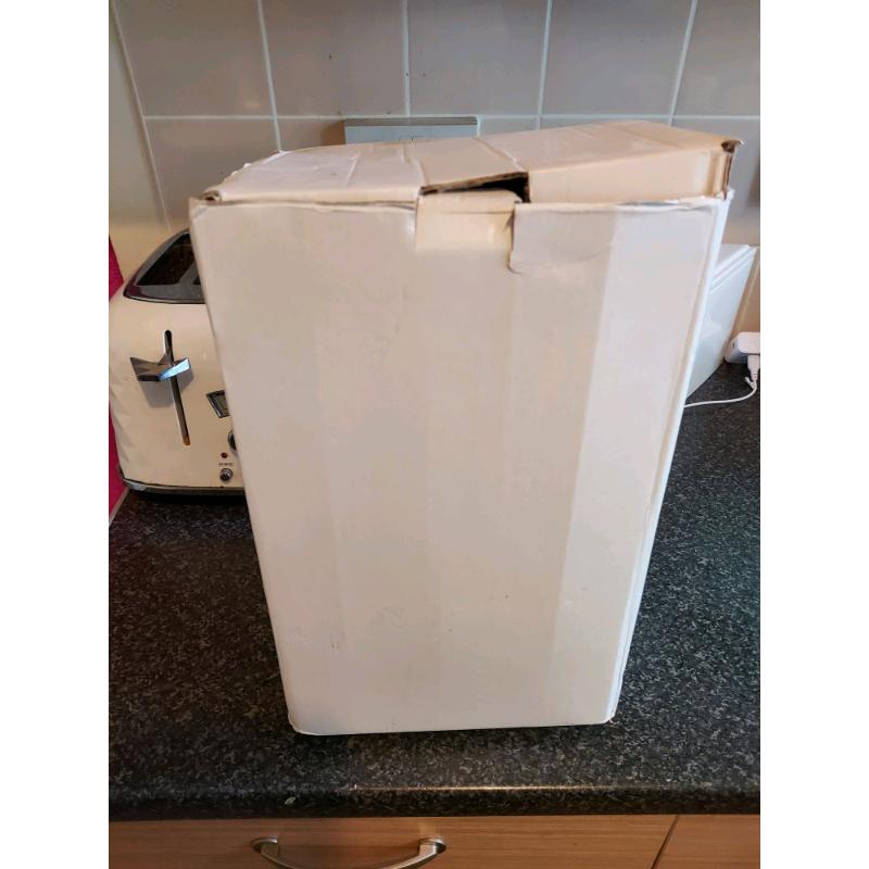 Tanning machine with pop up tent unsued