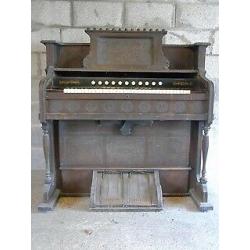 Bell Organ Company Canada Pump organ