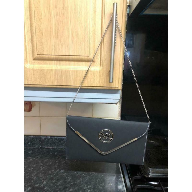 I knew Michael cause bag selling for ?8 or make me an offer needs to go today
