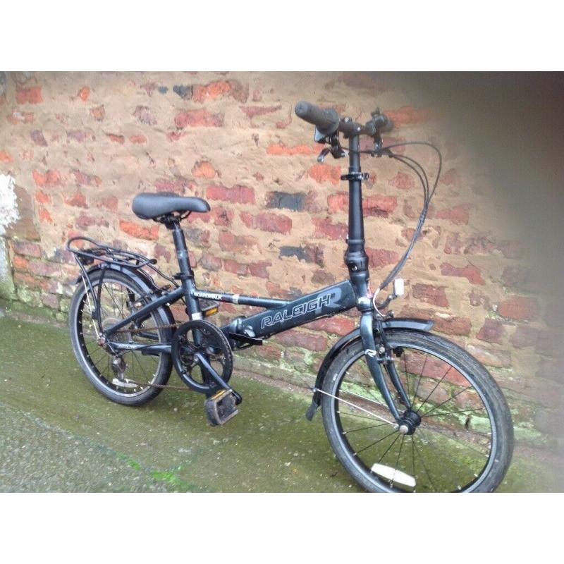 Raleigh broakwalk 7speed folding bike, in good order, ideal for storage,caravan,train etc