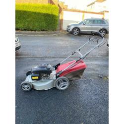 Mountfield / Honda petrol 21 inch blade self propelled mower