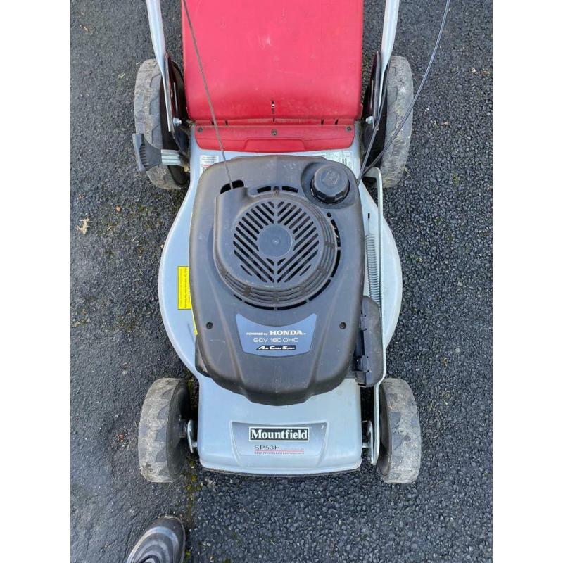 Mountfield / Honda petrol 21 inch blade self propelled mower