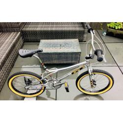 OLD/MID SCHOOL BMX GT PRO PERFORMER HUTCH SKYWAY HARO DYNO