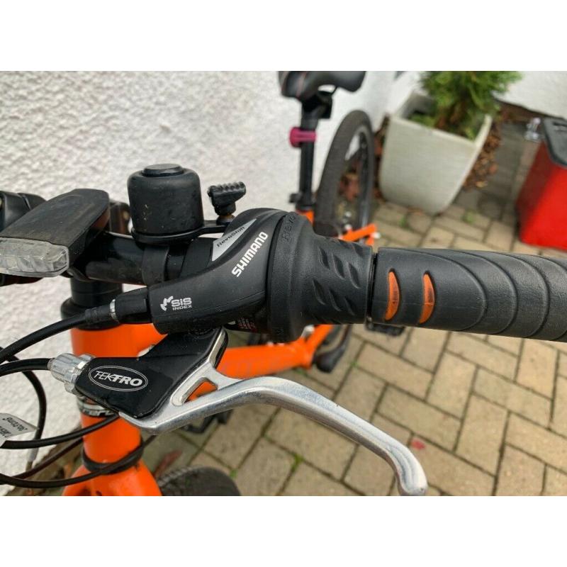 Carrera Abyss Junior Hybrid Bike, 24" wheel, 21 speed inc lights