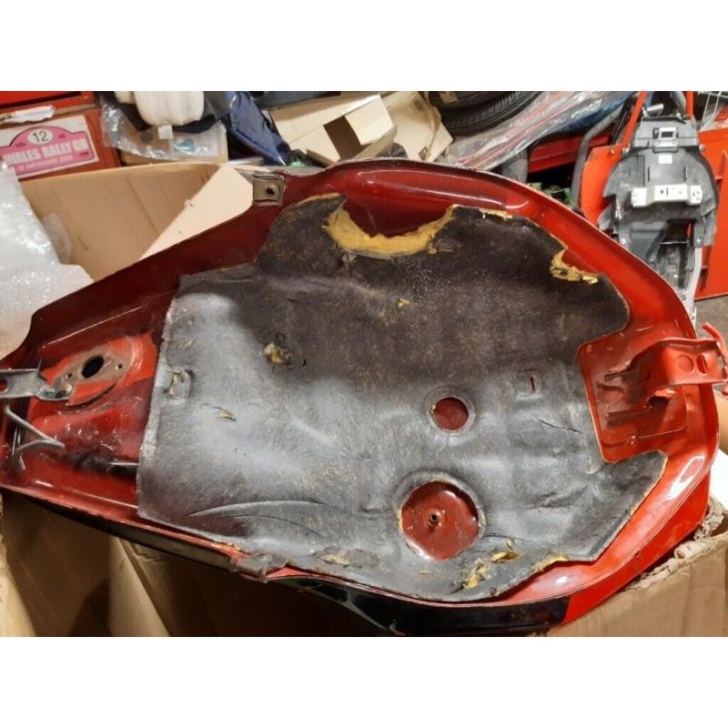 Honda nc30 fuel tank