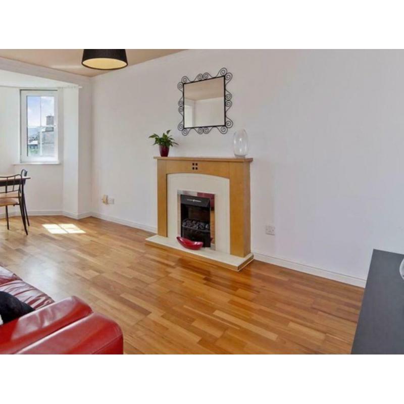 Electric fire and surround