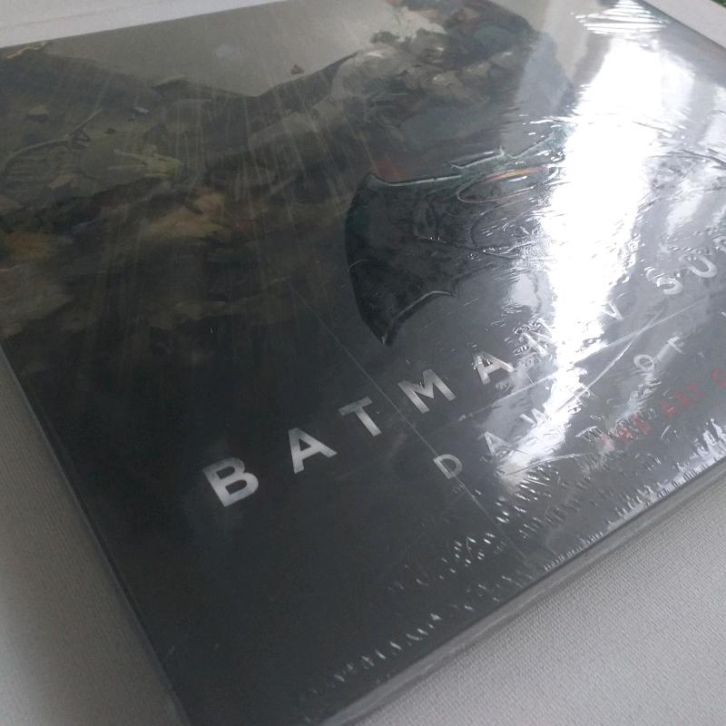 New. Sealed. BATMAN v SUPERMAN - The Art of the film