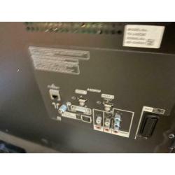 42? Panasonic viera TX-L42E3B flatscreen TV television with remote.