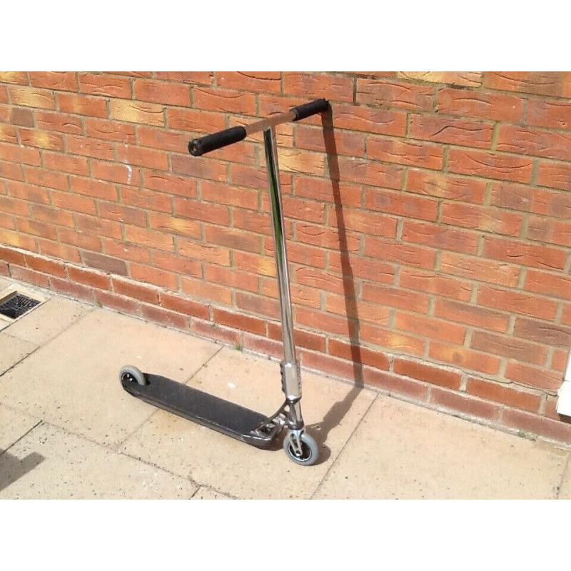 Pro stunt scooter excellent condition top branded parts