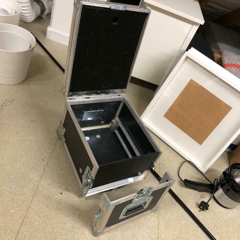 Flight case on wheels with handle