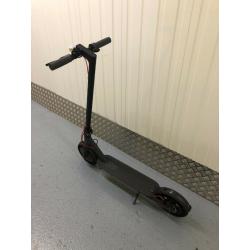 NEW Electric Scooter PRO M365 350W, LCD Display, App support & Warranty in B/W