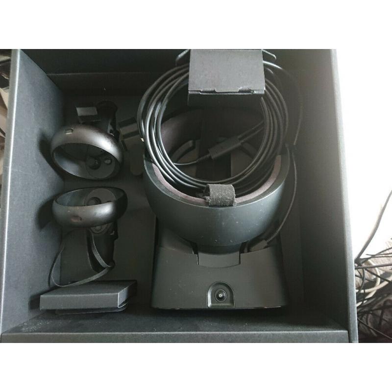 Oculus Rift S VR headset in good condition