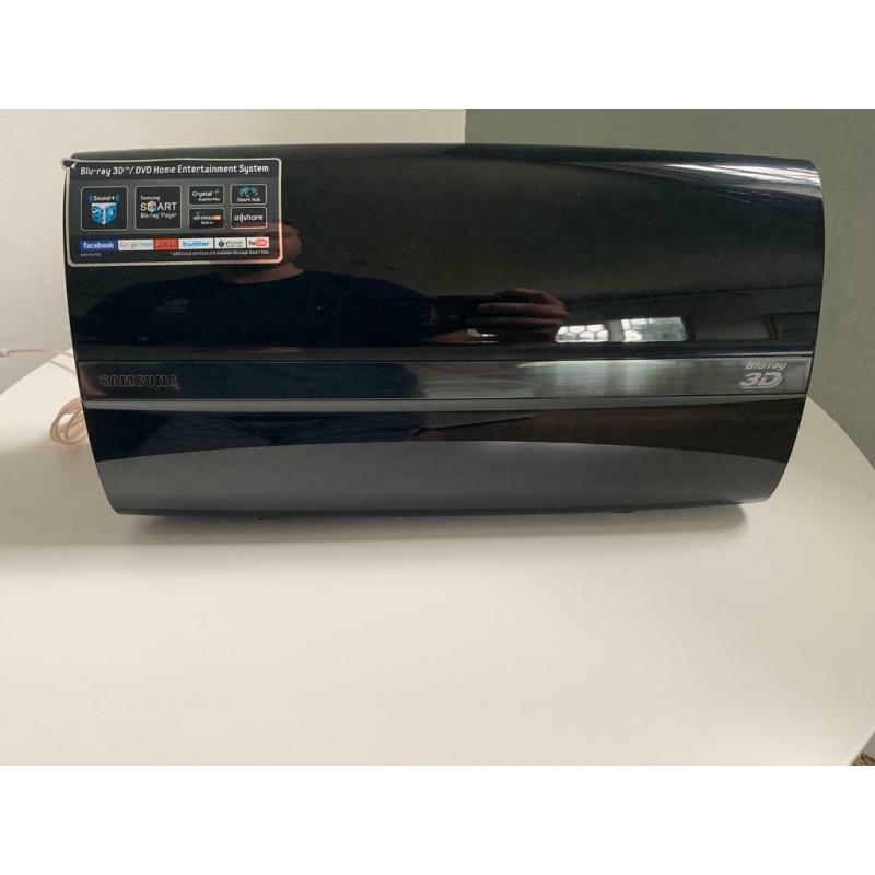 Samsung 3D blueray DVD player HD home cinema console.