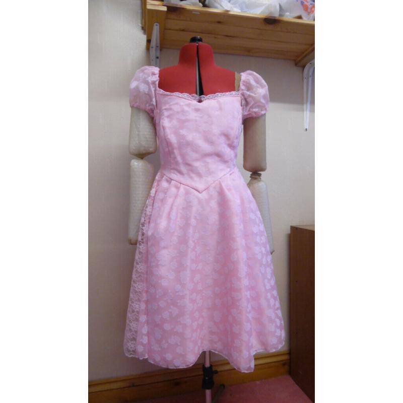 Pink floral Teenage/Ladies age 14+ size UK 10 dress