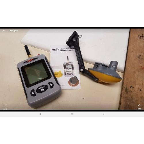 Lucky sonar/fishfinder + baitboat mount.