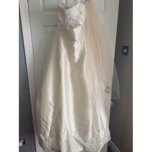 Wedding dress