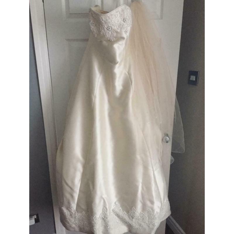 Wedding dress