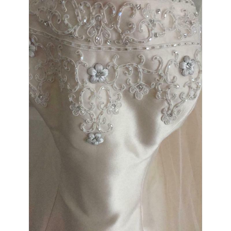 Wedding dress