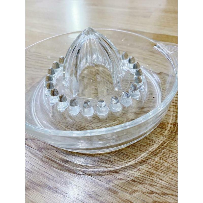 Lemon juicer