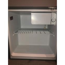 Russell Hobbs Table Top Fridge