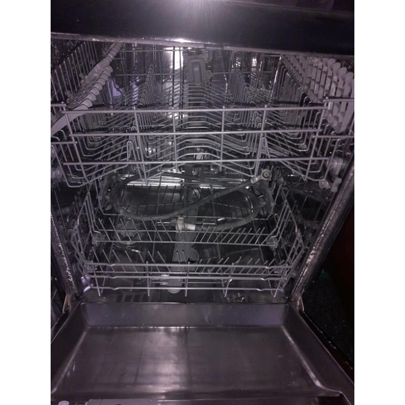 BEKO FULL SIZED DISHWASHER