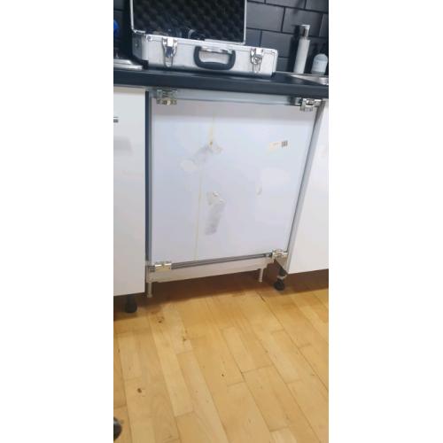 Integrated fridge and freezer