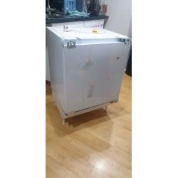 Integrated fridge and freezer