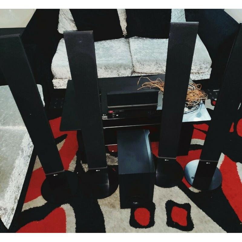 LG Home Cinema System | Excellent Condition | 4 Speakers | 2 Subwoofers